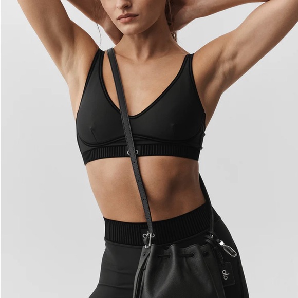 ALO Yoga Balance Leather Bucket Bag - Picture 2 of 10